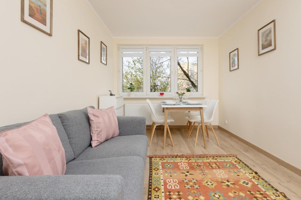 Dickens St By Renters * Warschau